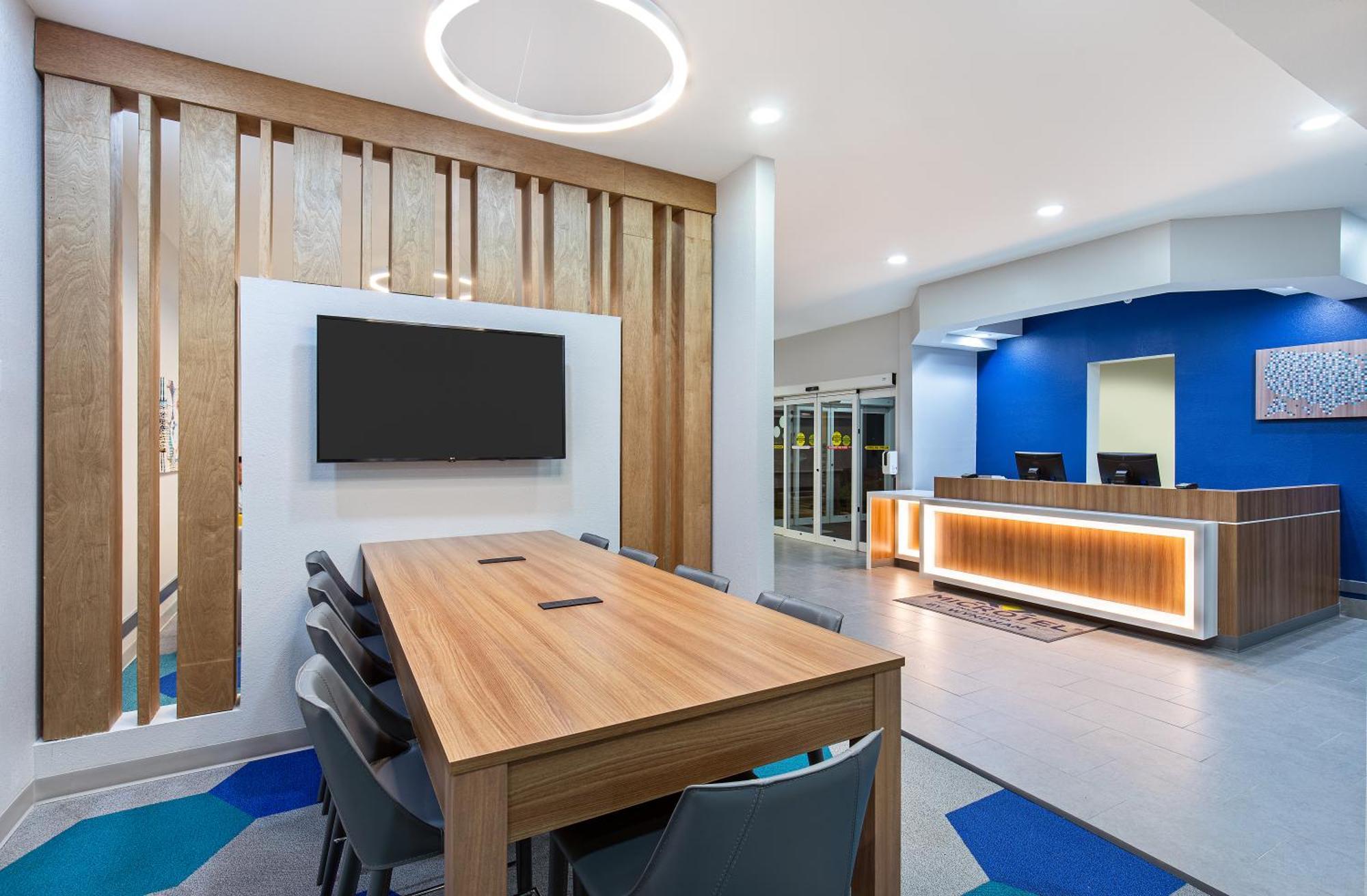 Microtel Inn & Suites Columbus North Kültér fotó